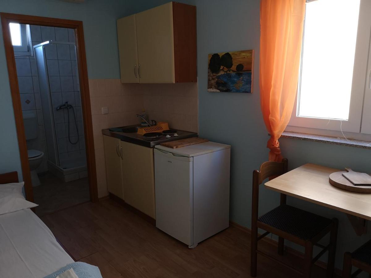 Apartments With A Parking Space Lopar, Rab - 16680 Dış mekan fotoğraf