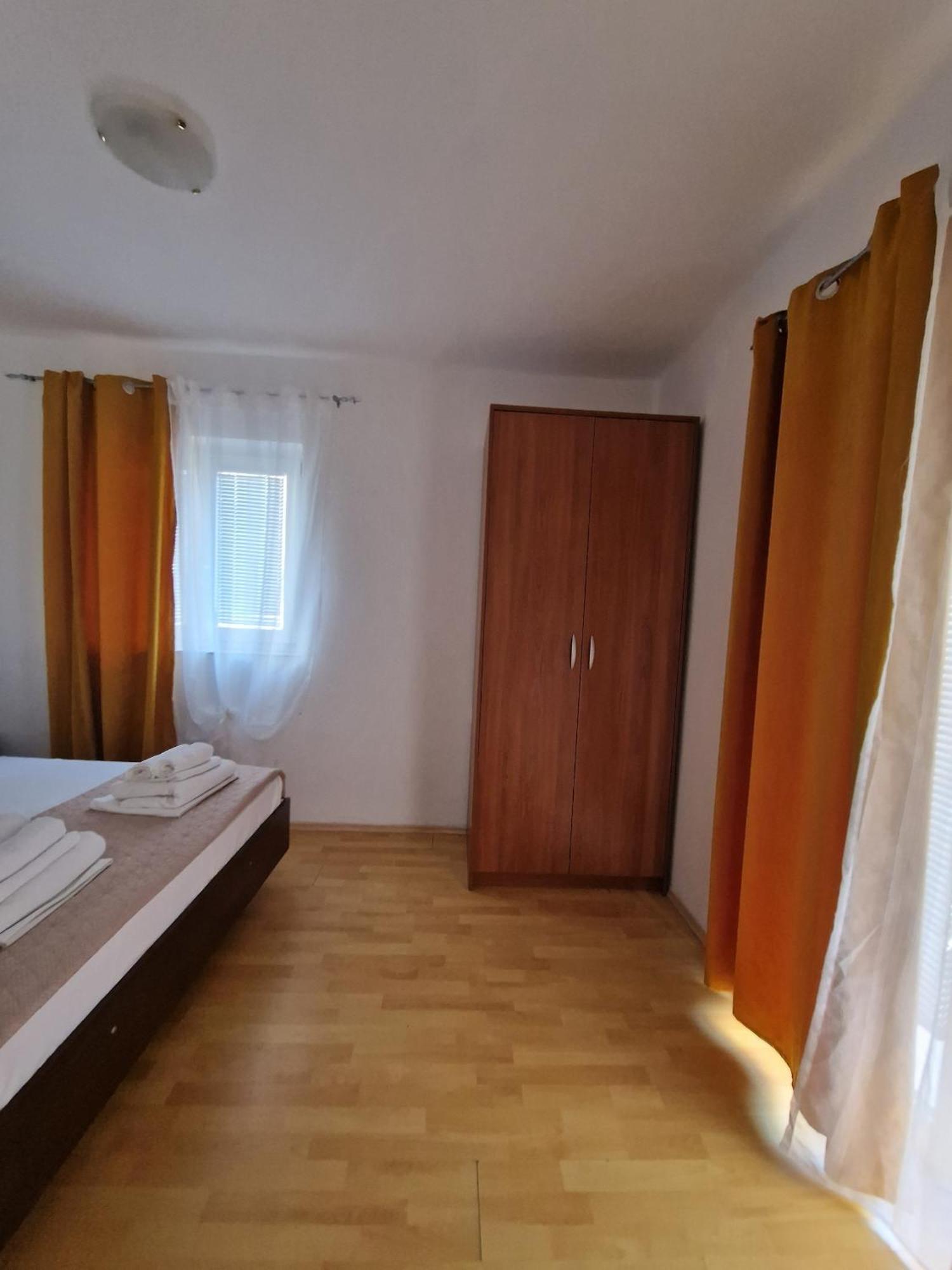 Apartments With A Parking Space Lopar, Rab - 16680 Oda fotoğraf
