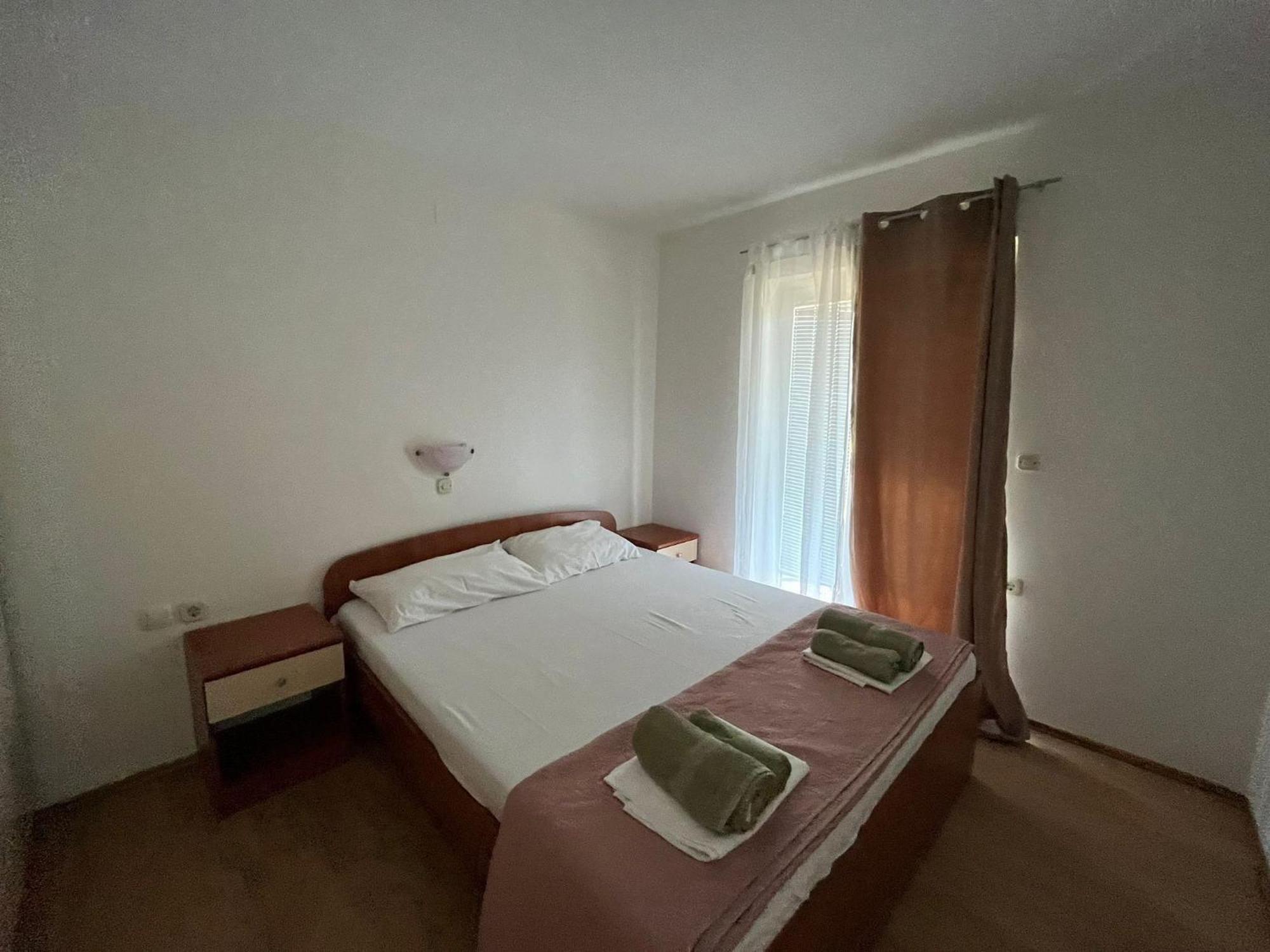 Apartments With A Parking Space Lopar, Rab - 16680 Dış mekan fotoğraf
